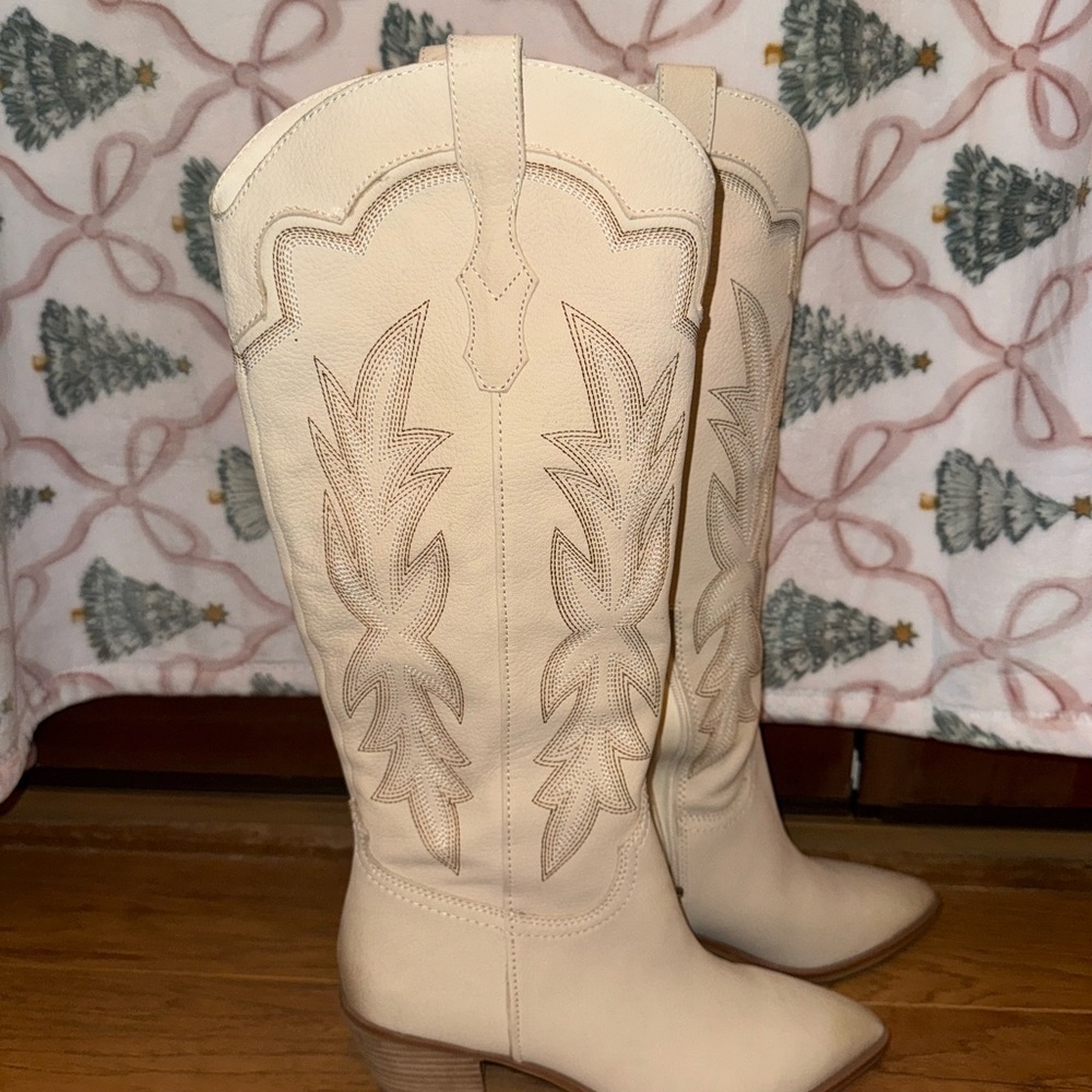 Dolce Vita Cream Heeled Western Boots